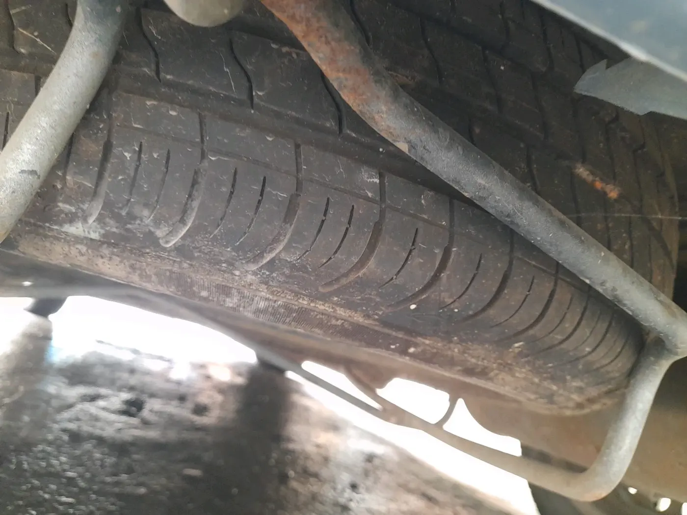 2012 Maruti Ertiga VXI, Petrol, Manual, 1,22,775 km, tyre