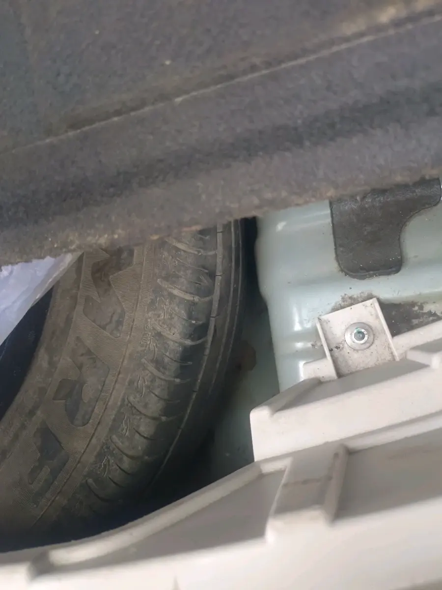 2021 Mahindra XUV300 W8 (O) 1.2 PETROL, Petrol, Manual, 32,943 km, tyre