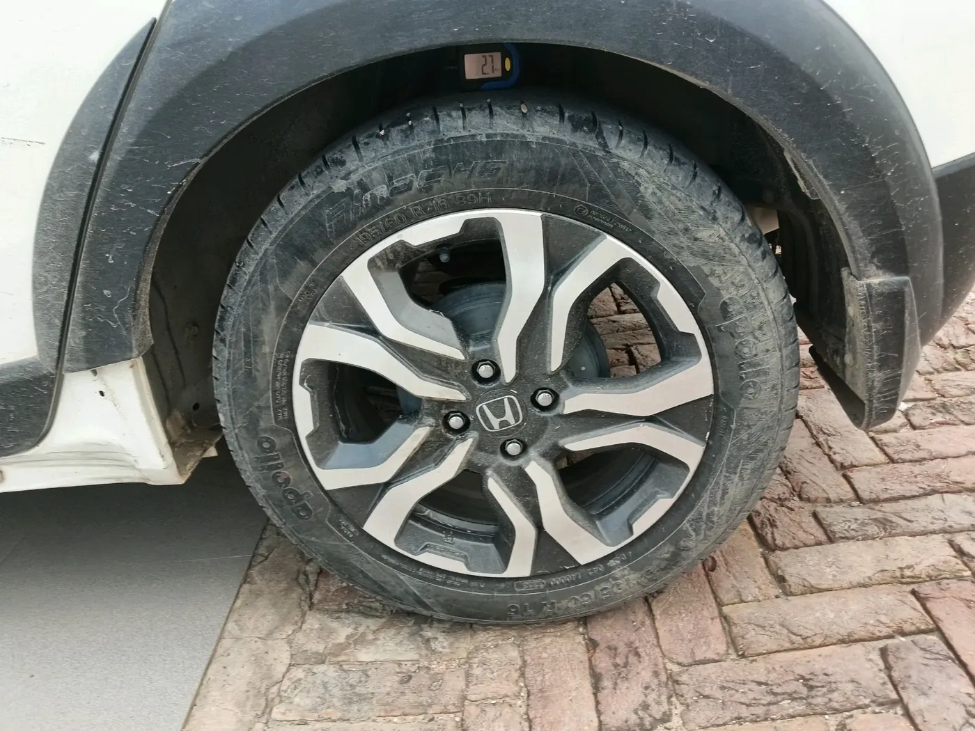 2018 Honda WR-V 1.2L I-VTEC VX MT, Petrol, Manual, 1,02,744 km, tyre