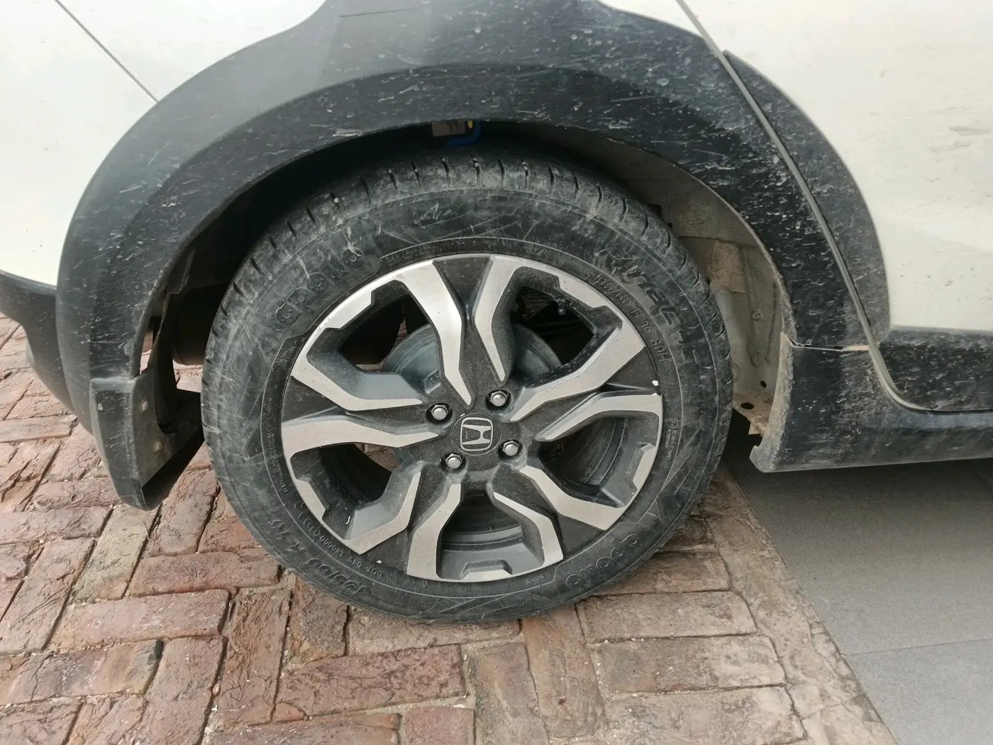 2018 Honda WR-V 1.2L I-VTEC VX MT, Petrol, Manual, 1,02,744 km, tyre