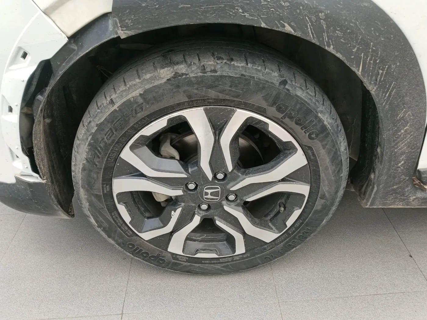 2018 Honda WR-V 1.2L I-VTEC VX MT, Petrol, Manual, 1,02,744 km, tyre