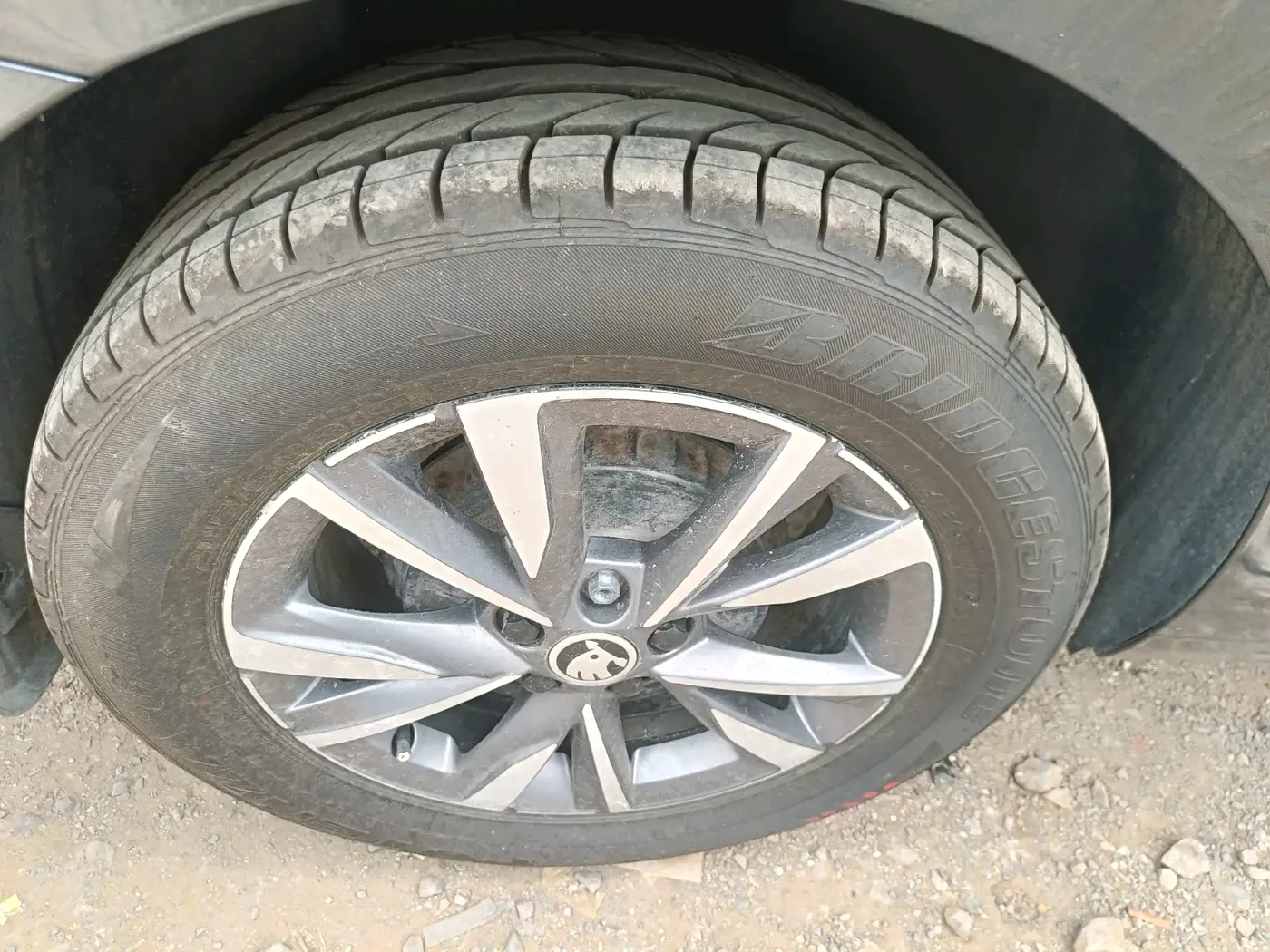 2022 Skoda SLAVIA STYLE 1.0L TSI AT, Petrol, Automatic, 58,136 km, tyre