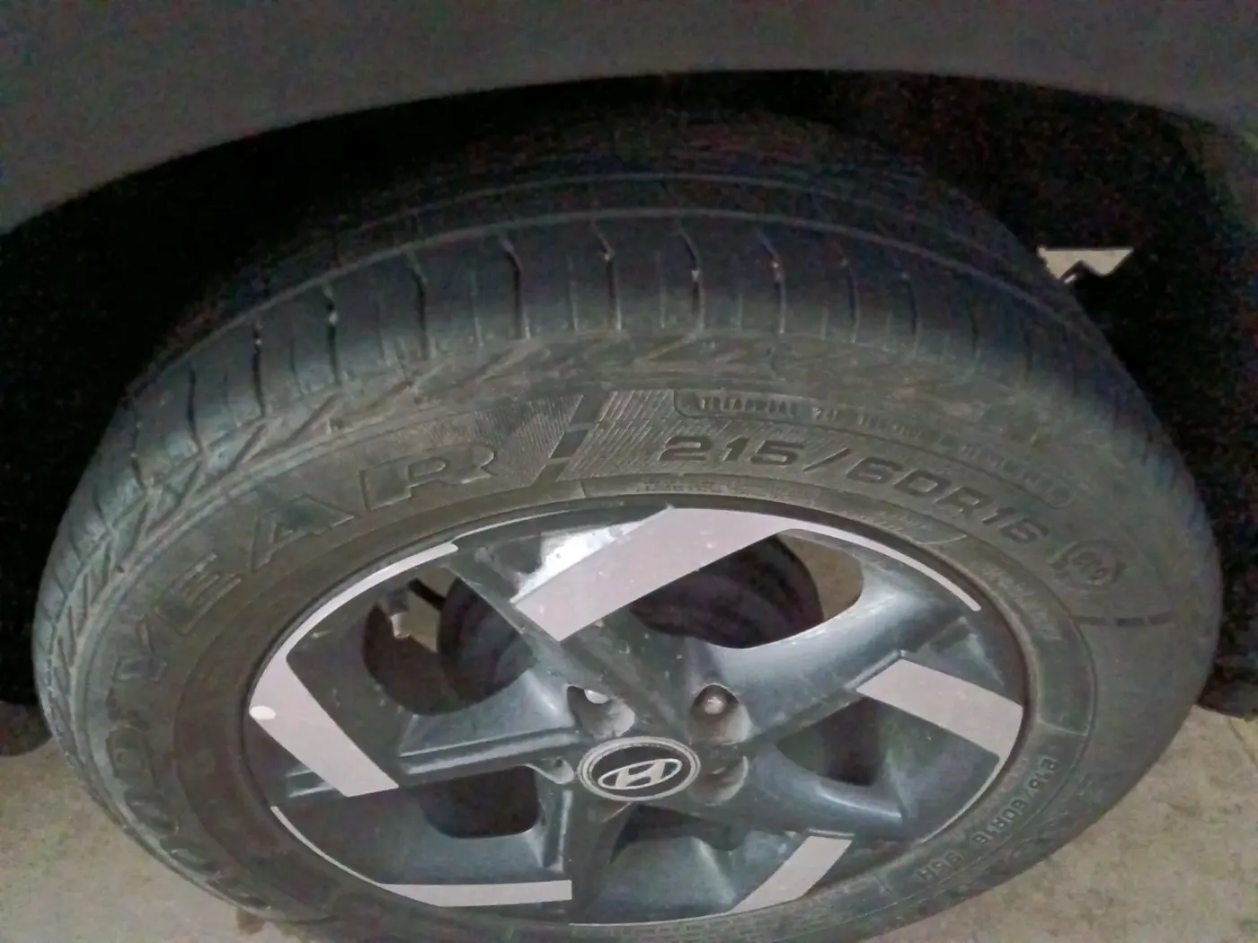2019 Hyundai VENUE SX(O) 1.4 CRDI, Diesel, Manual, 89,623 km, tyre