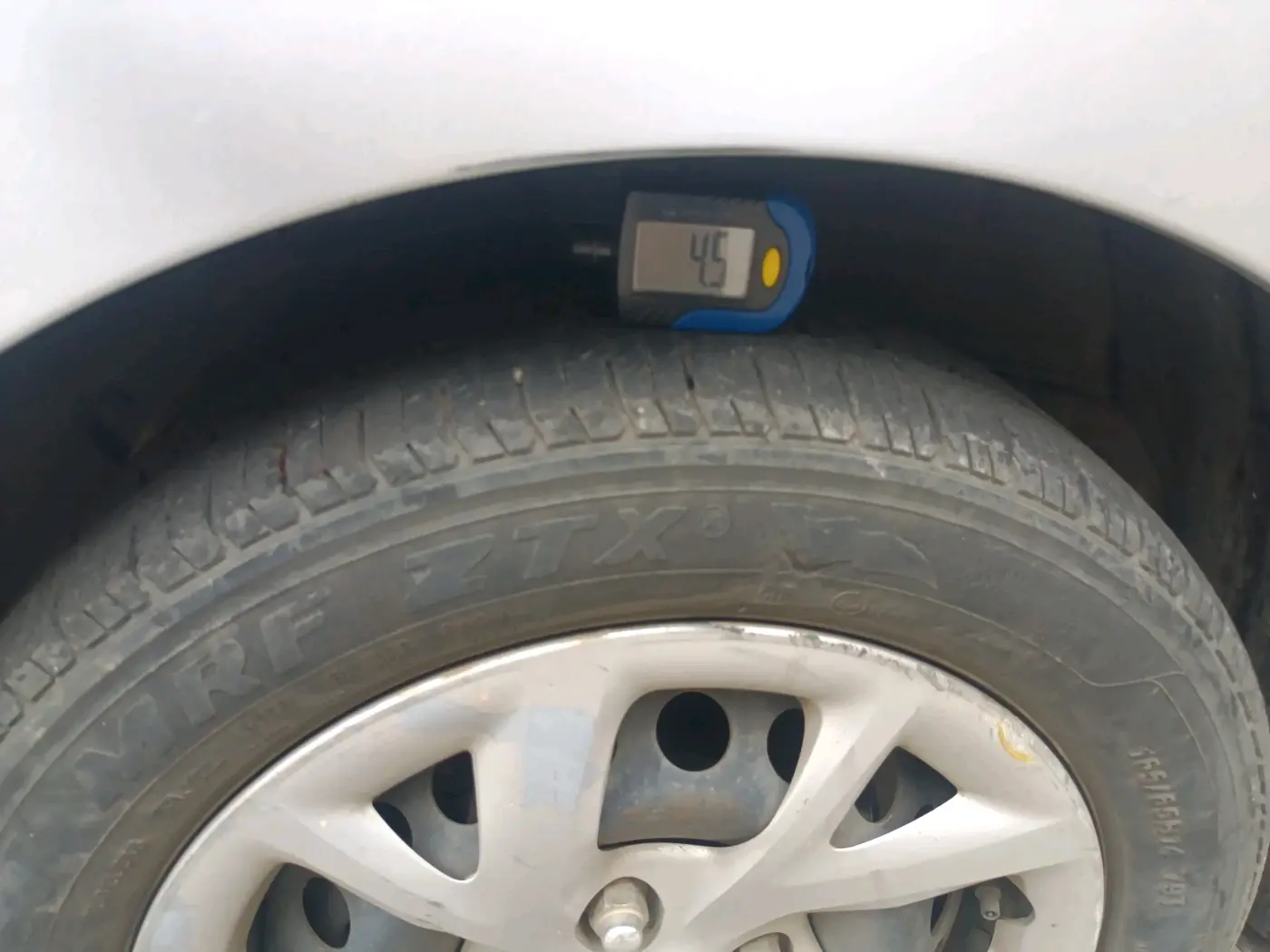 2017 Hyundai Grand i10 MAGNA AT 1.2 KAPPA VTVT, Petrol, Automatic, 65,273 km, tyre