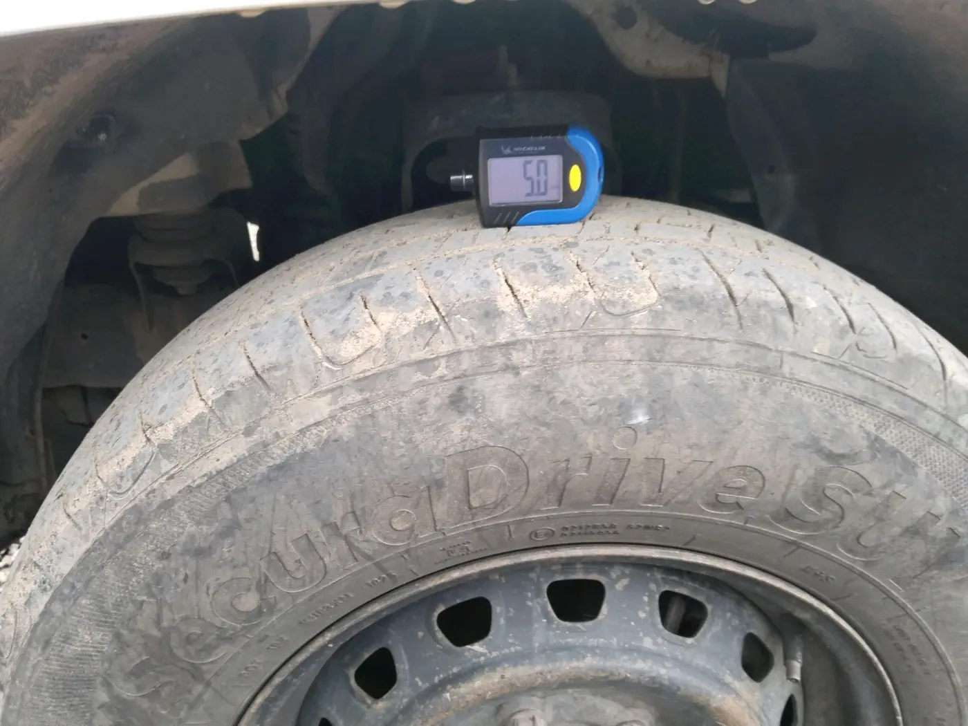 2016 Mahindra TUV300 T6 PLUS, Diesel, Manual, 1,30,511 km, tyre
