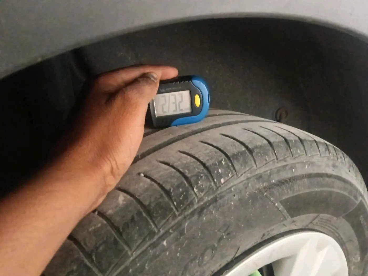 2020 Hyundai VENUE S+ 1.2, Petrol, Manual, 27,687 km, tyre