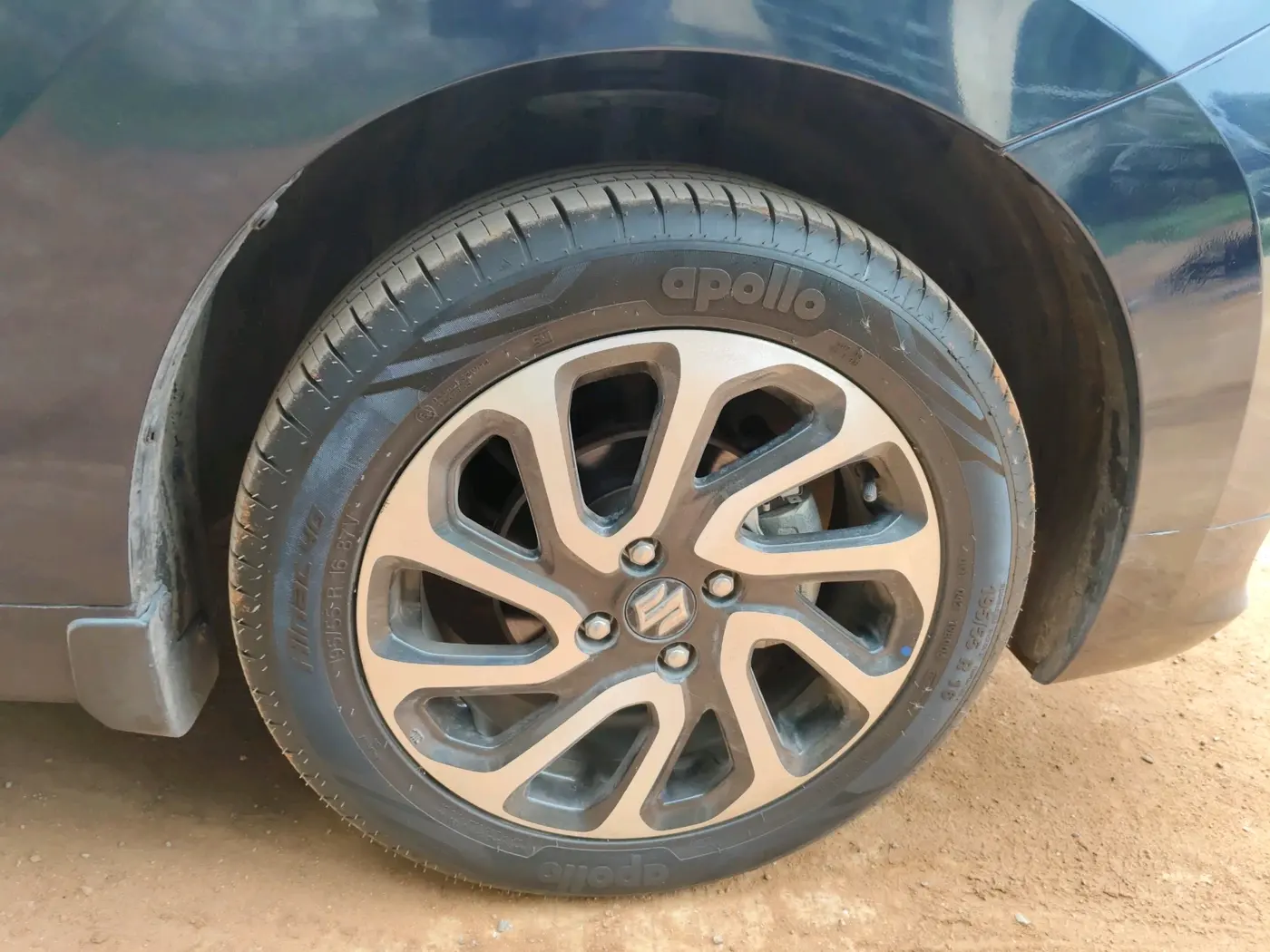 2022 Maruti Baleno ALPHA 1.2 AGS, Petrol, Automatic, 13,893 km, tyre