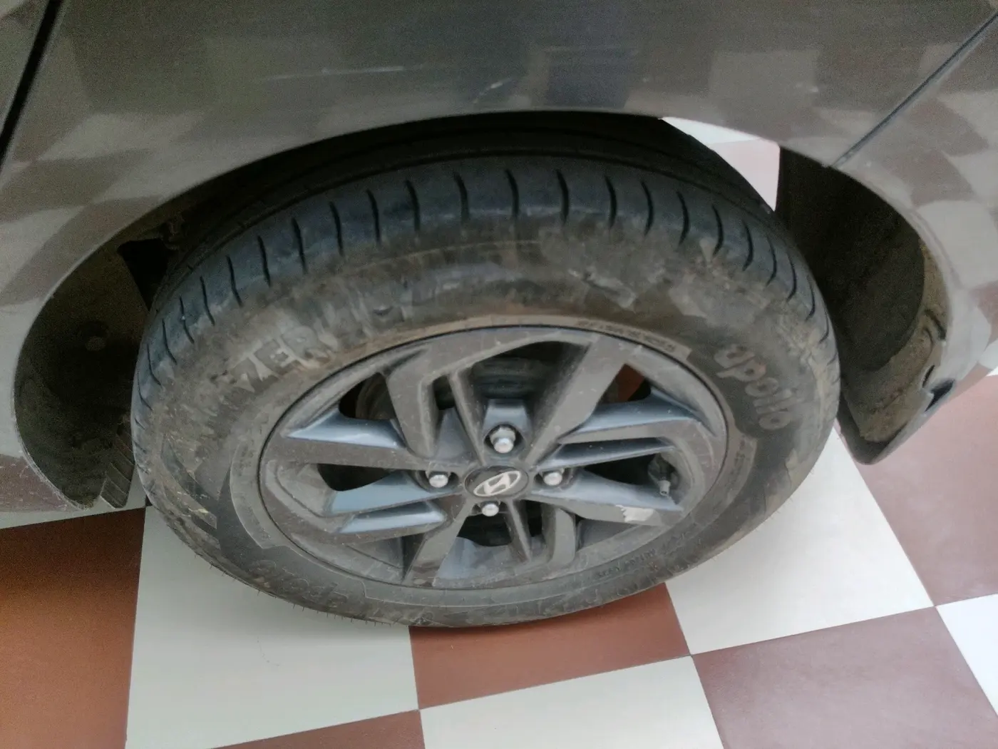 2022 Hyundai GRAND I10 NIOS SPORTZ 1.2 KAPPA VTVT CNG, CNG, Manual, 52,972 km, tyre