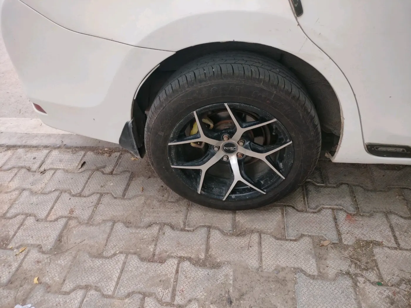 2014 Toyota Corolla Altis G PETROL, Petrol, Manual, 1,34,202 km, tyre