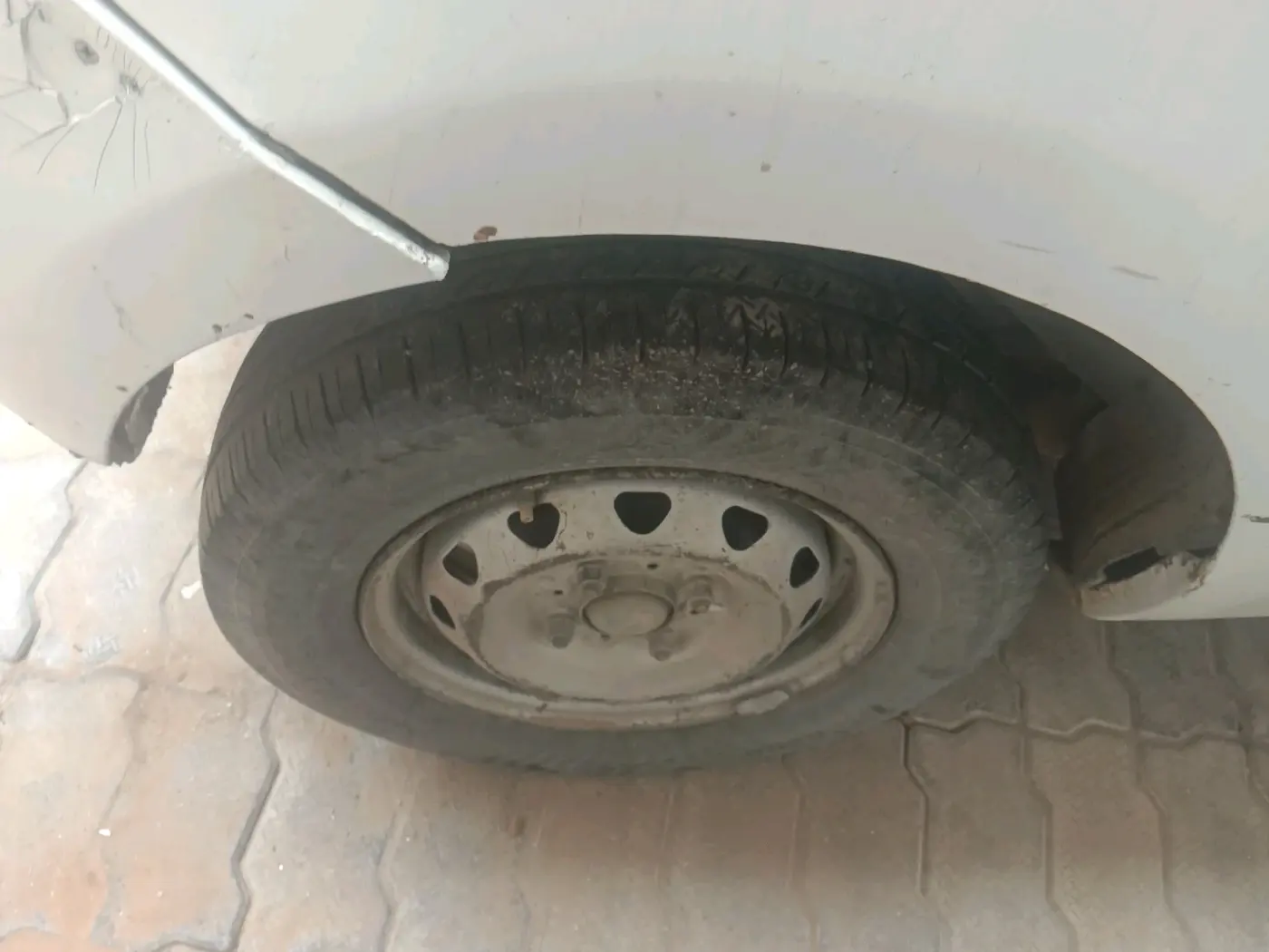 2013 Tata Indica Vista LX TDI, Diesel, Manual, 82,749 km, tyre
