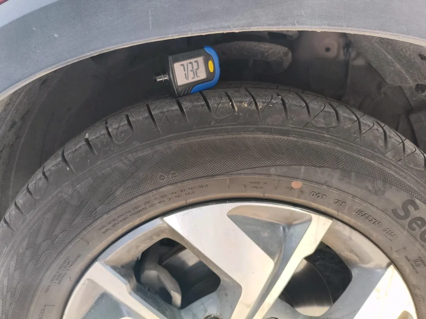 2021 KIA SONET HTX 1.5, Diesel, Manual, 1,11,517 km, tyre