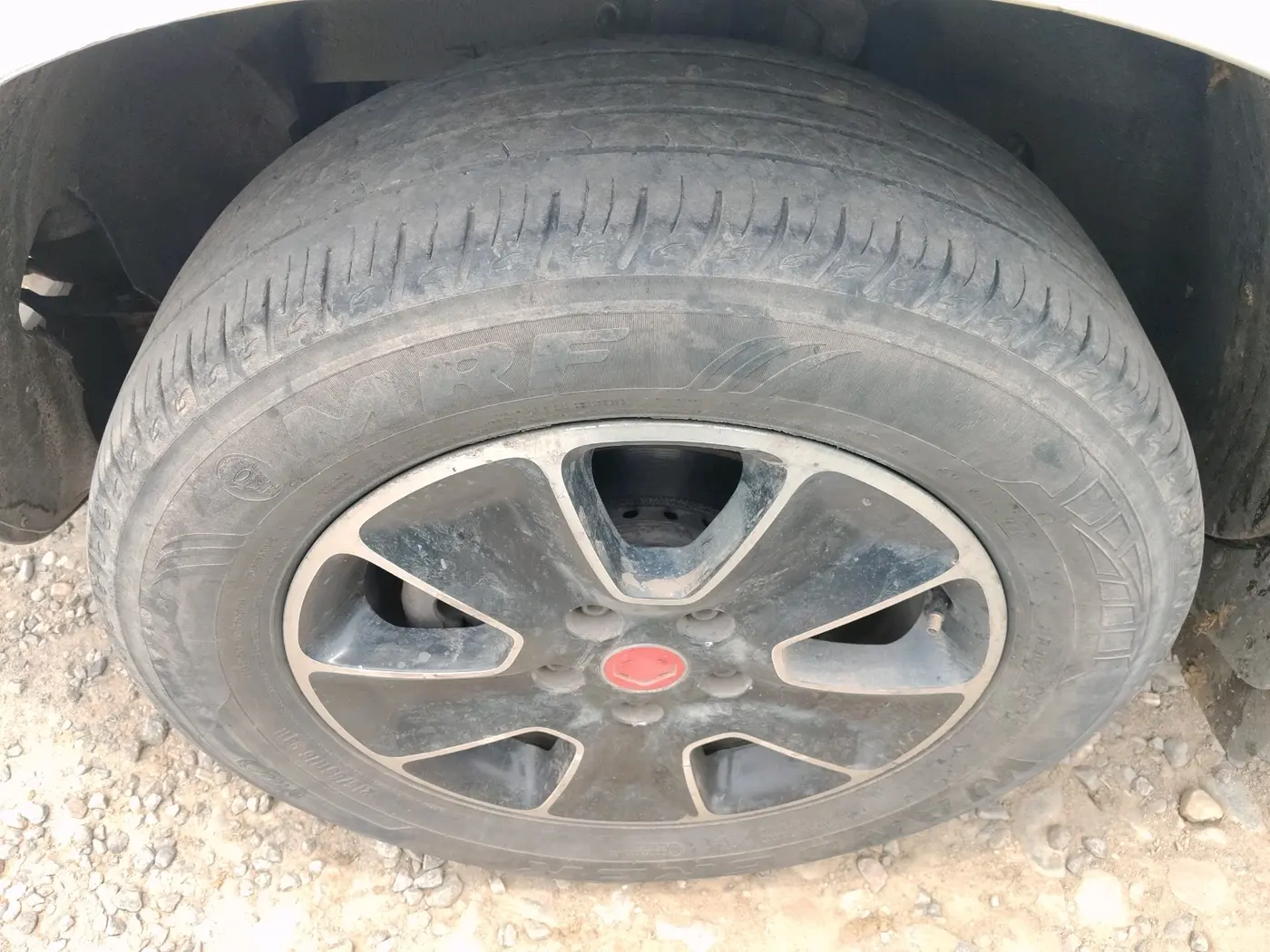2017 Renault Duster 85 PS RXS MT DIESEL, Diesel, Manual, 1,77,454 km, tyre