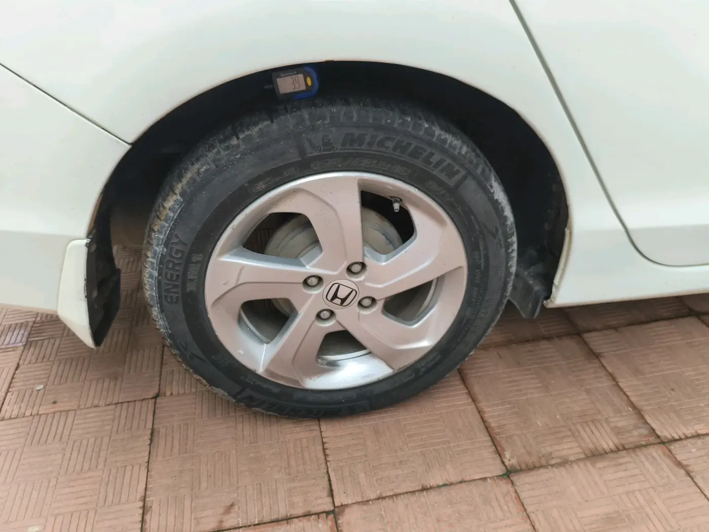 2015 Honda City 1.5L I-VTEC VX, CNG, Manual, 75,062 km, tyre
