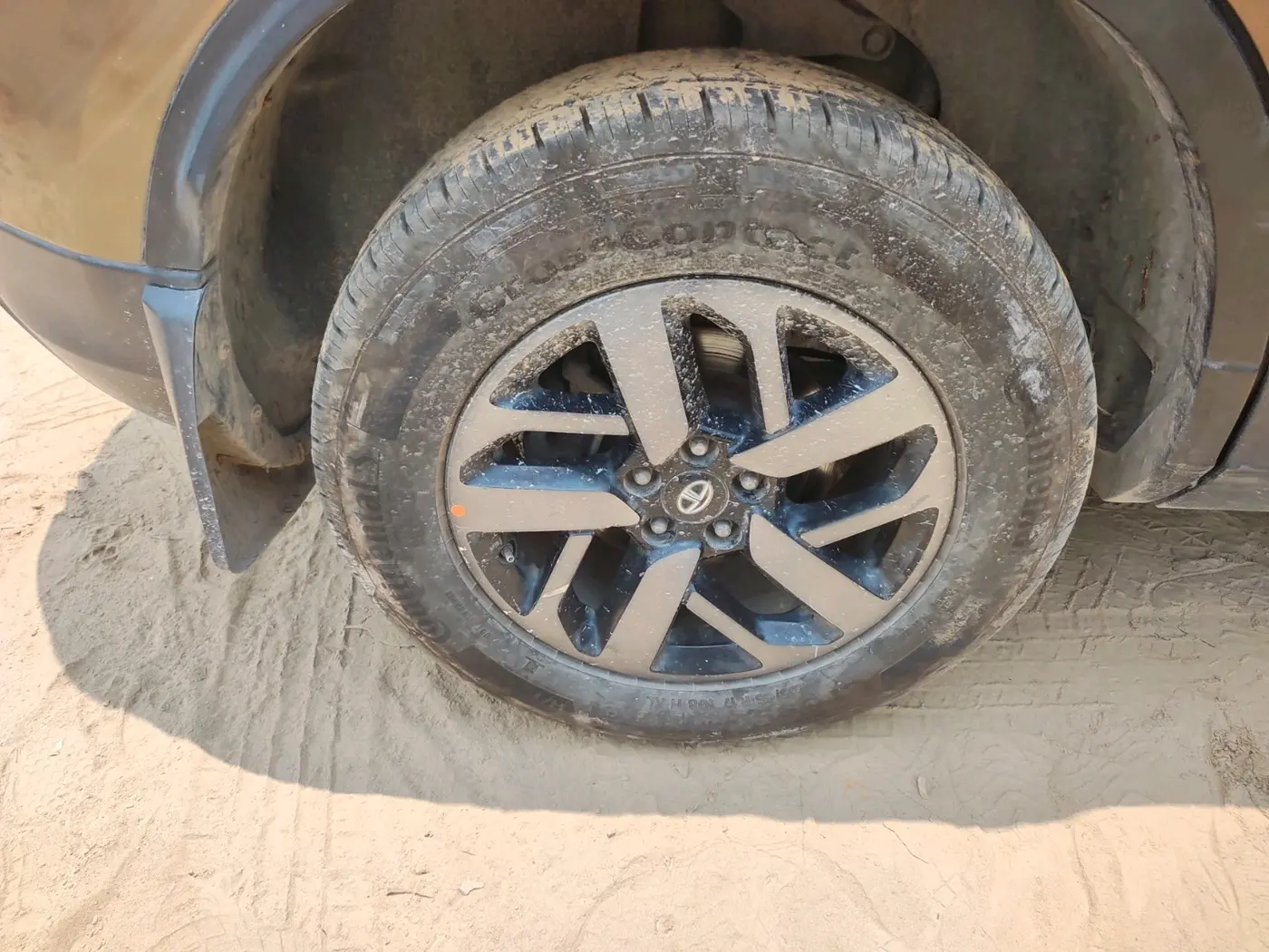 2022 Tata Harrier XZA PLUS 2.0L, Diesel, Automatic, 60,083 km, tyre