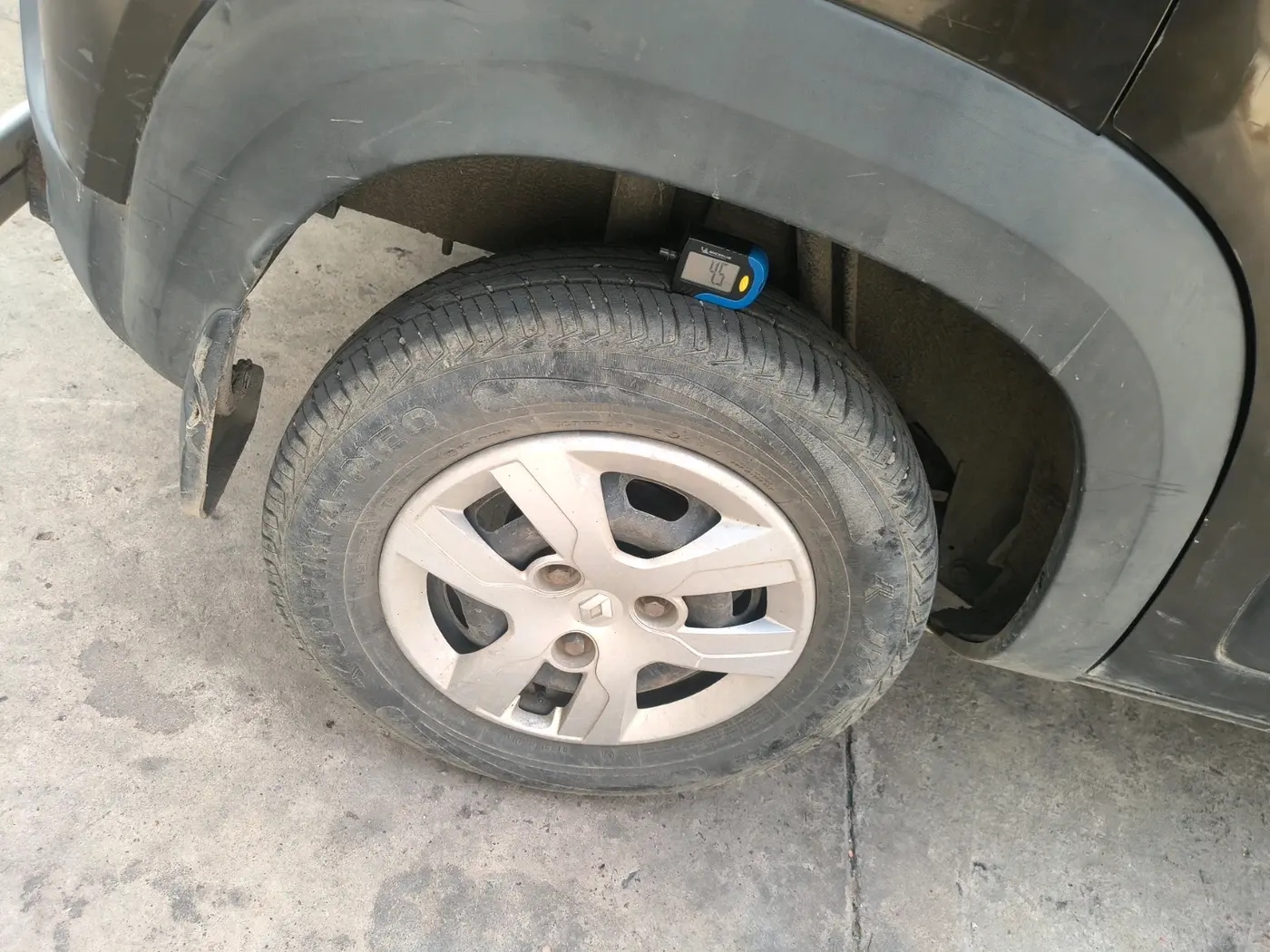 2015 Renault Kwid RXT 0.8, Petrol, Manual, 59,360 km, tyre