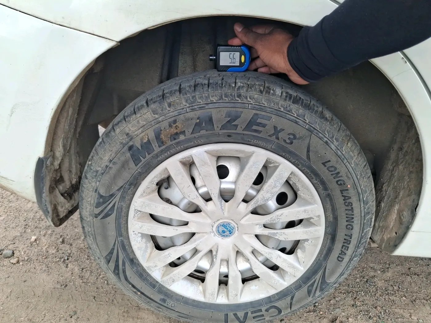 2018 Maruti Dzire LDI, Diesel, Manual, 79,273 km, tyre