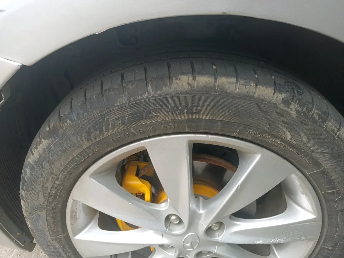 2013 Hyundai Verna FLUIDIC 1.6 CRDI SX OPT, Diesel, Manual, 1,07,927 km, tyre