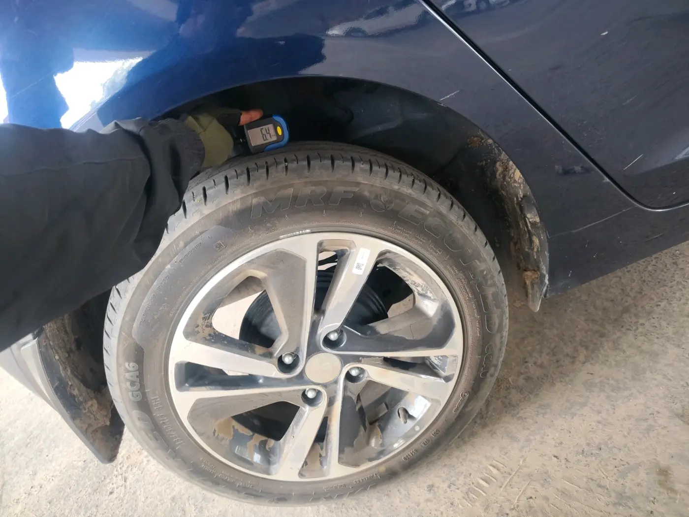 2025 Tata ALTROZ XZA Plus (S) Lux Petrol, Petrol, Automatic, 5,304 km, tyre