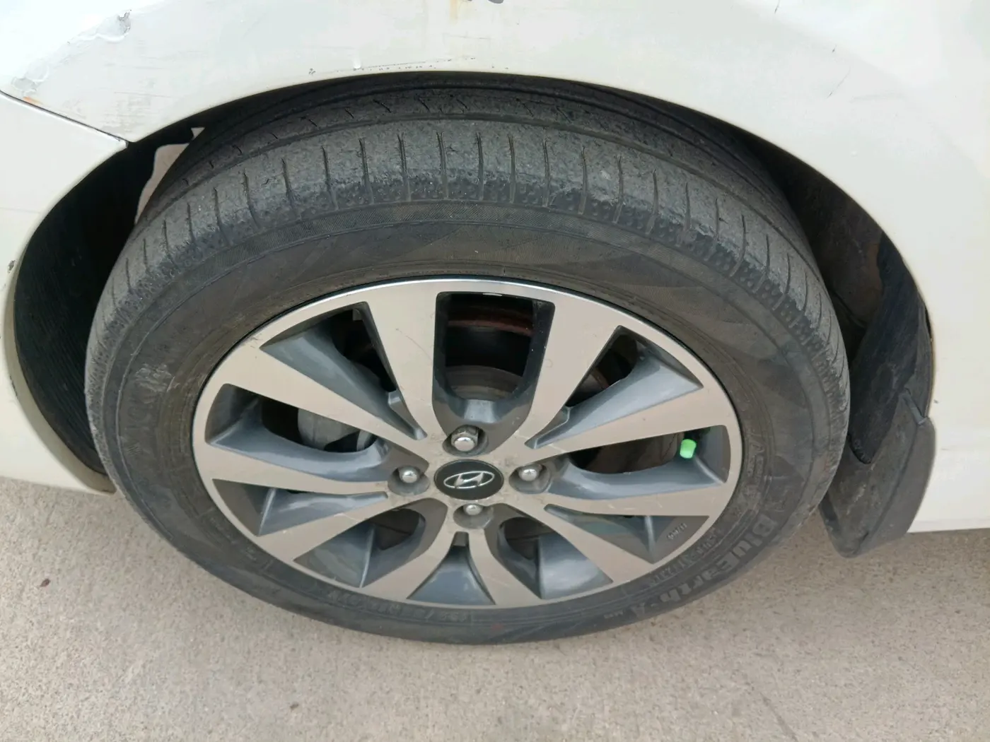 2014 Hyundai Verna FLUIDIC 1.6 CRDI SX, Diesel, Manual, 90,577 km, tyre