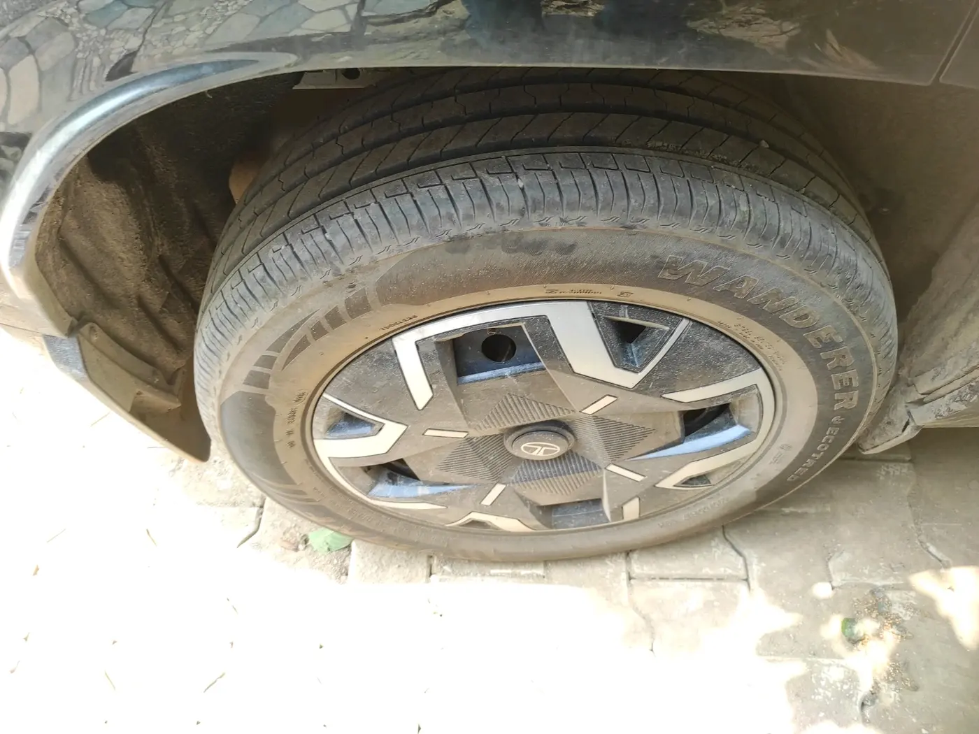 2026 Tata Sierra Smart Plus 1.5 Revotron MT, Petrol, Manual, 6,700 km, tyre