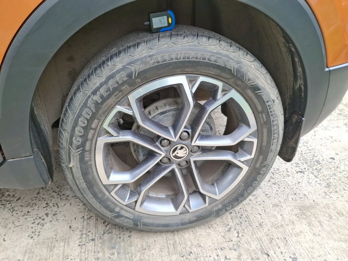 2021 Skoda KUSHAQ STYLE 1.0L TSI AT, Petrol, Automatic, 30,094 km, tyre