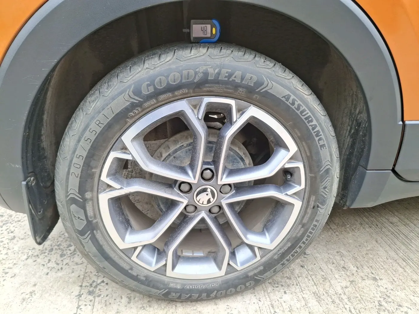 2021 Skoda KUSHAQ STYLE 1.0L TSI AT, Petrol, Automatic, 30,094 km, tyre