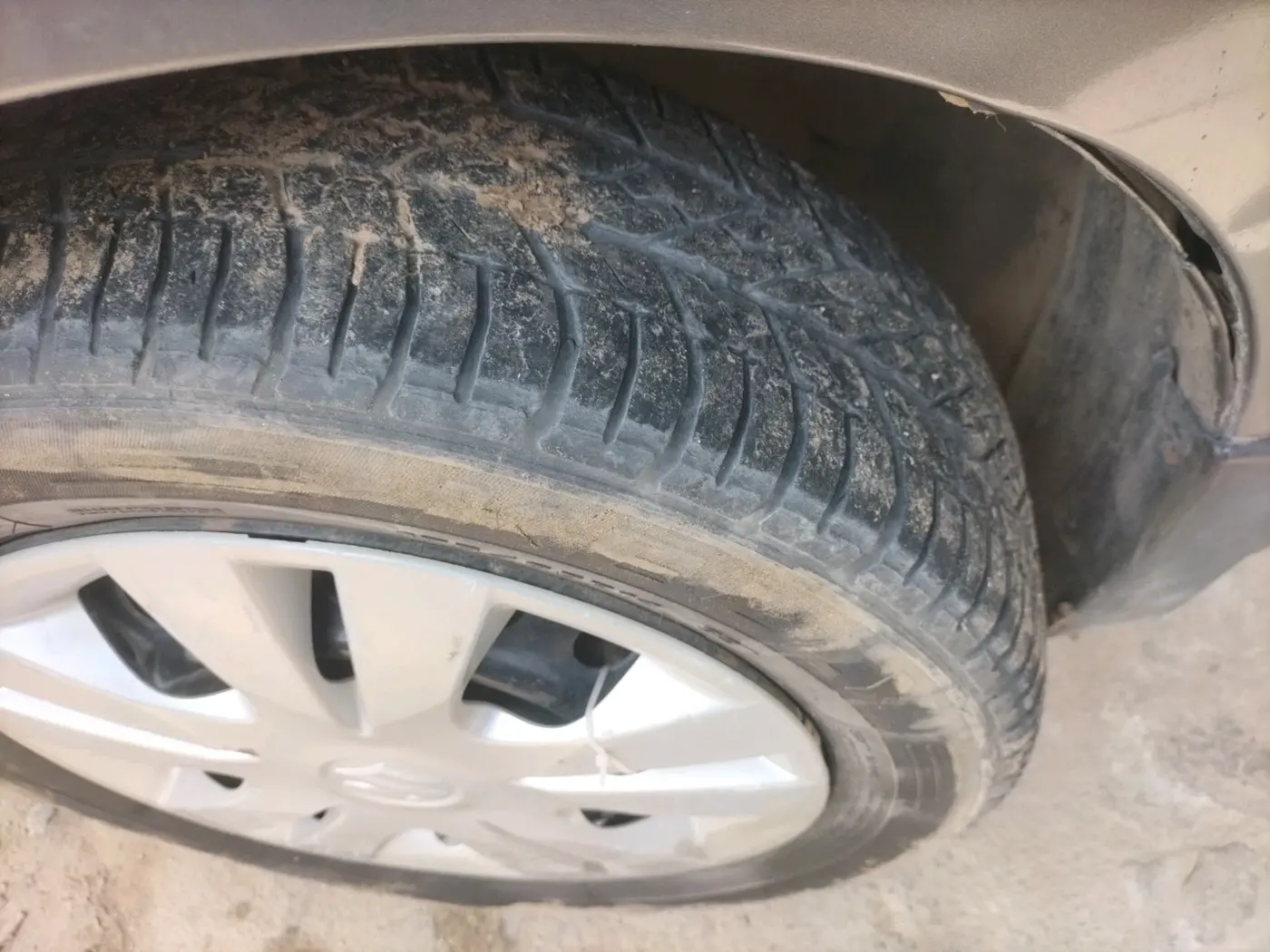2019 Maruti Celerio VXI AMT, CNG, Automatic, 87,301 km, tyre