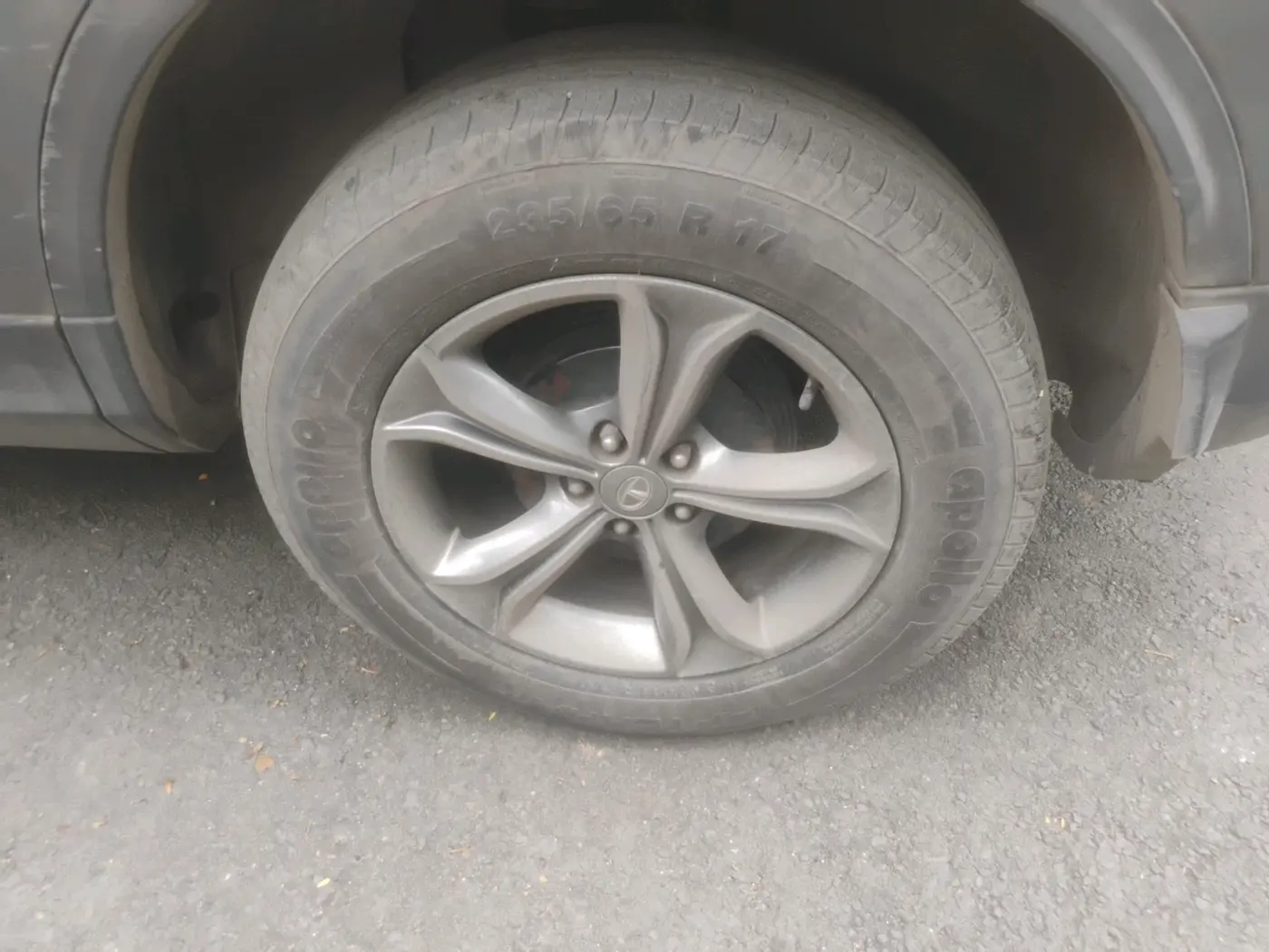 2021 Tata Harrier XZA 2.0L, Diesel, Automatic, 1,13,485 km, tyre
