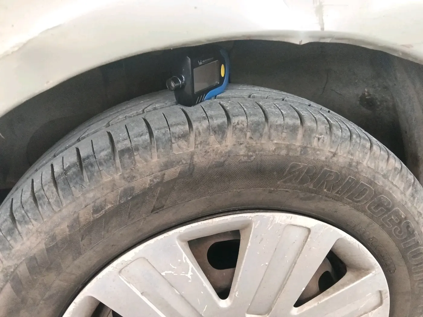 2011 Ford Figo ZXI 1.4 DIESEL, Diesel, Manual, 2,30,290 km, tyre