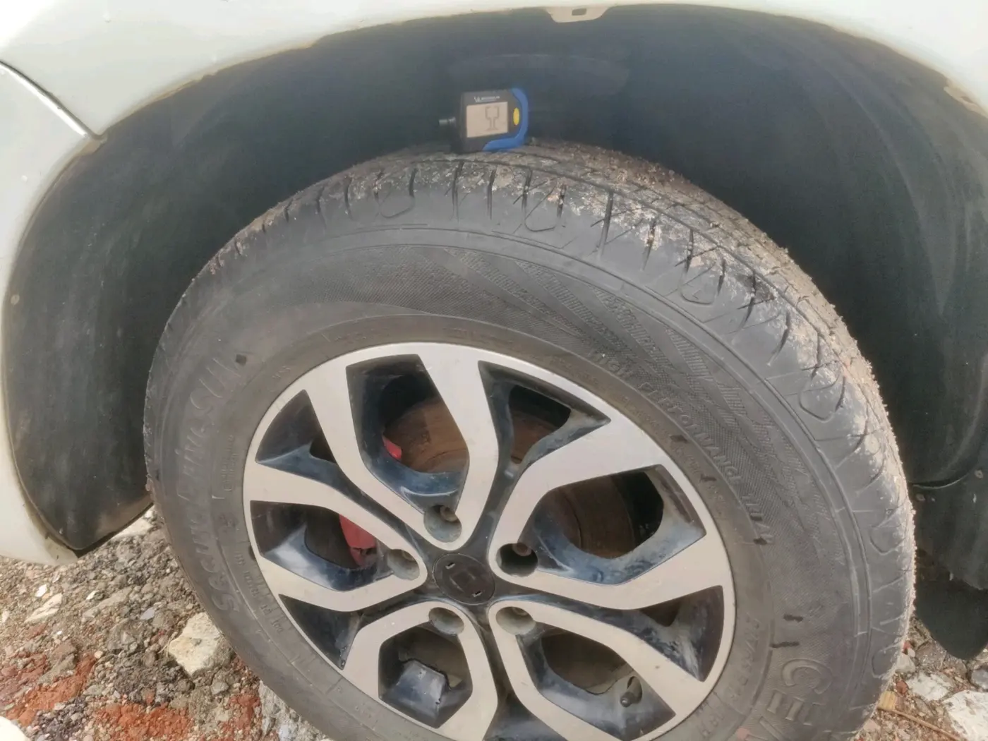 2015 Nissan Terrano XL D PLUS, Diesel, Manual, 1,25,590 km, tyre