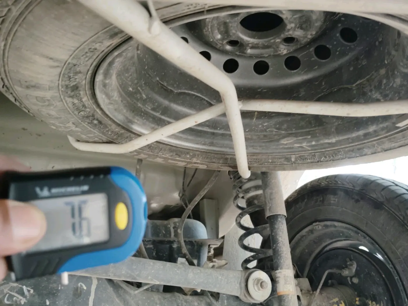 2024 Maruti Eeco 5 STR AC, Petrol, Manual, 5,768 km, tyre