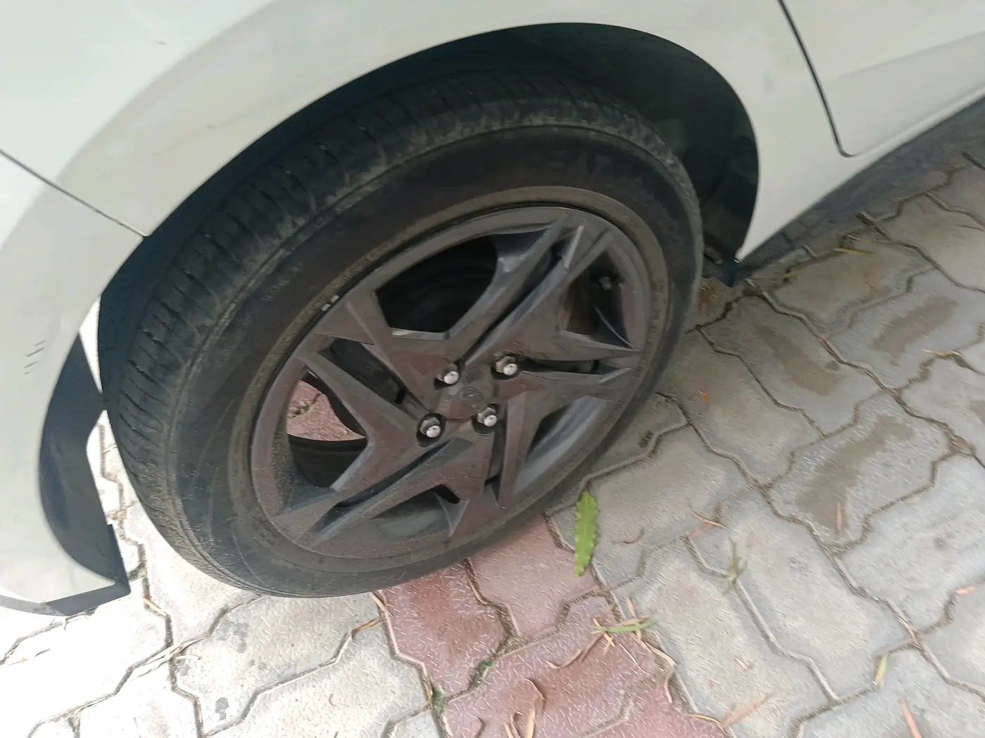 2021 Hyundai NEW I20 SPORTZ 1.2 MT, Petrol, Manual, 29,277 km, tyre
