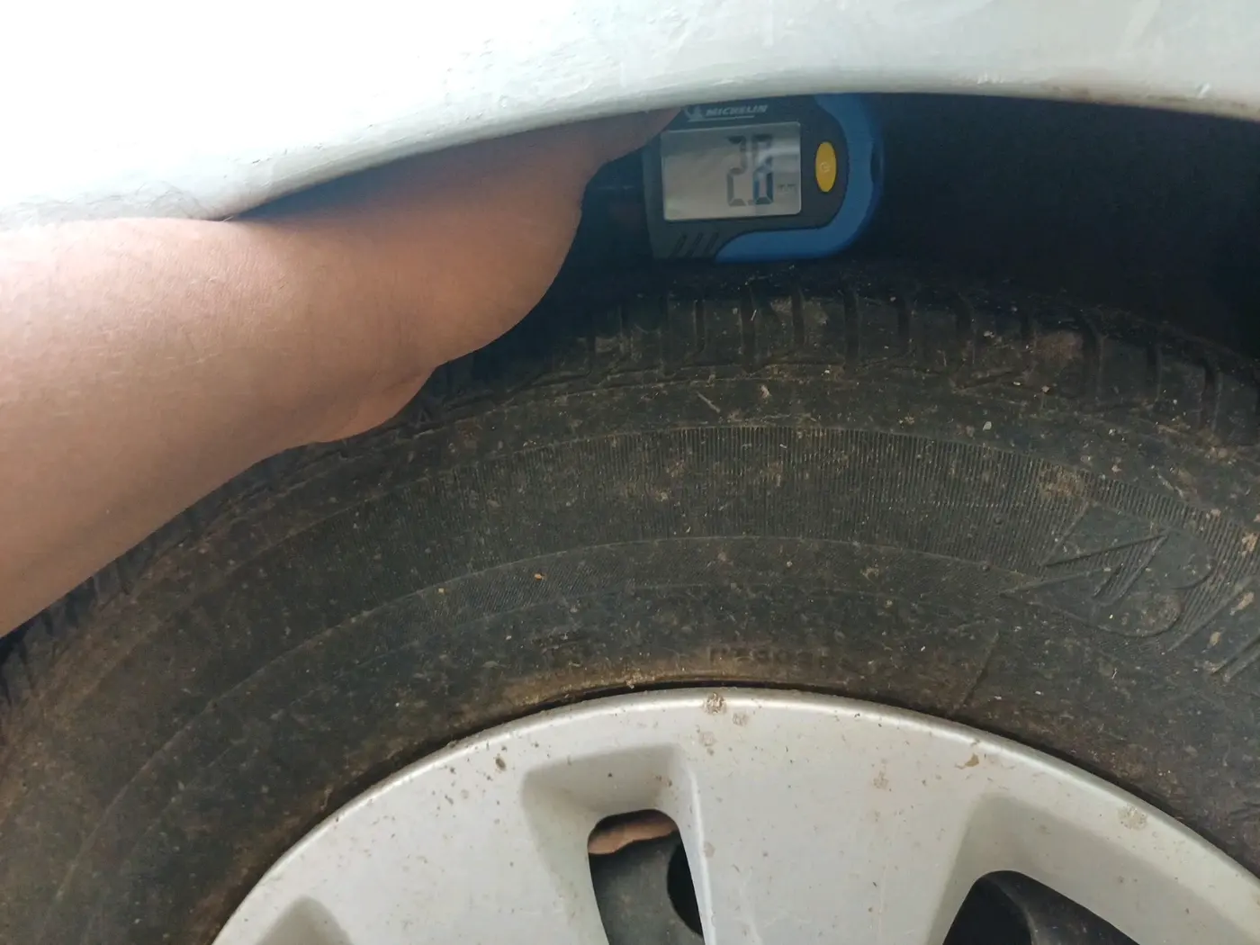 2012 Hyundai i10 ASTA 1.2 AT SUNROOF, Petrol, Automatic, 73,909 km, tyre