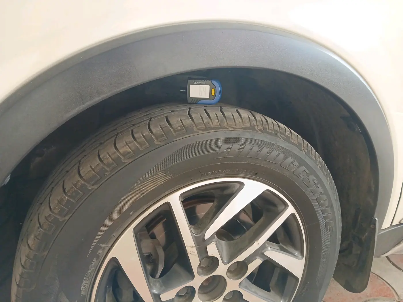2022 Mahindra XUV300 W8 (O) 1.2 PETROL, Petrol, Manual, 42,473 km, tyre