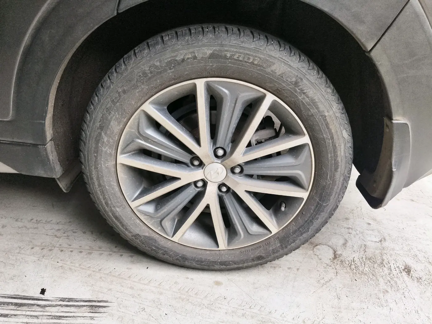 2019 Hyundai Tucson GLS 2WD AT DIESEL, Diesel, Automatic, 1,37,312 km, tyre