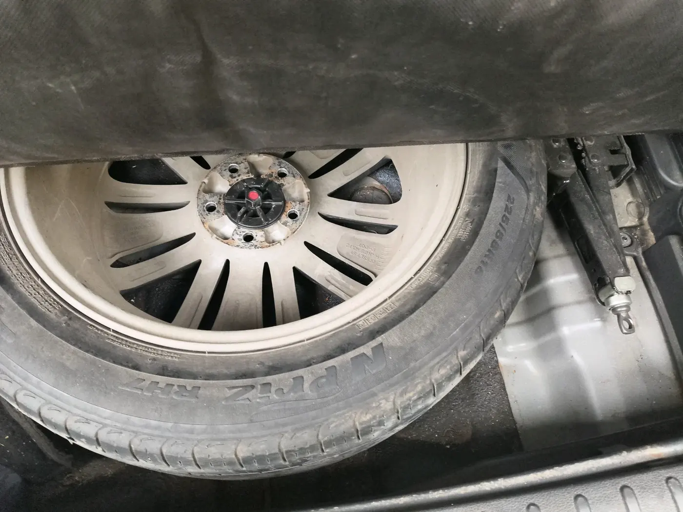 2019 Hyundai Tucson GLS 2WD AT DIESEL, Diesel, Automatic, 1,37,312 km, tyre