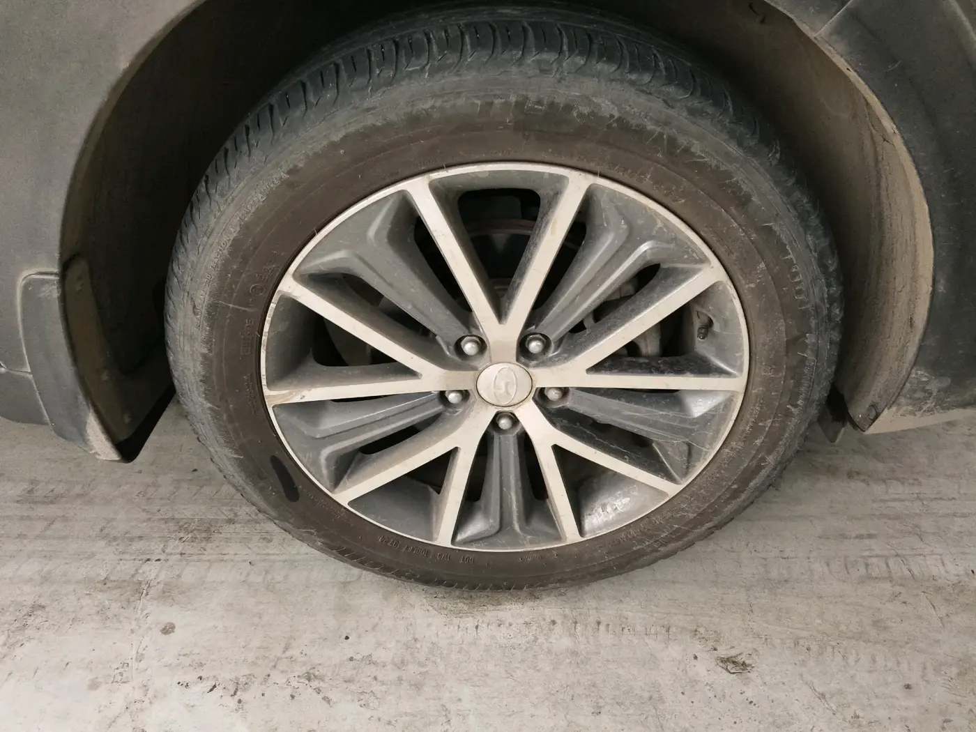 2019 Hyundai Tucson GLS 2WD AT DIESEL, Diesel, Automatic, 1,37,312 km, tyre