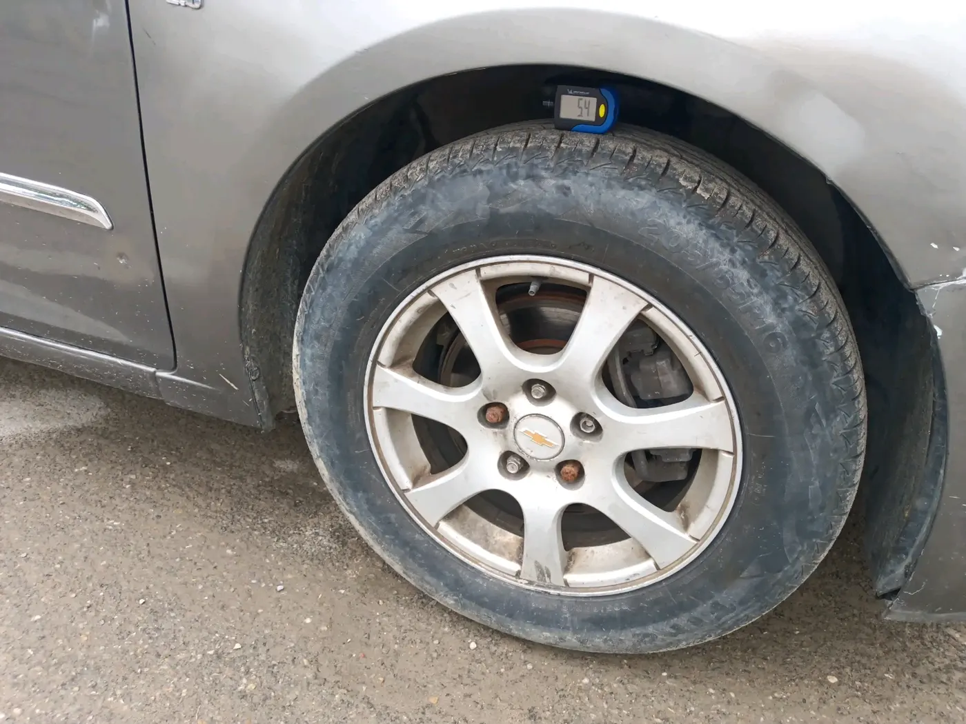 2011 Chevrolet Cruze LT, Diesel, Manual, 1,10,393 km, tyre