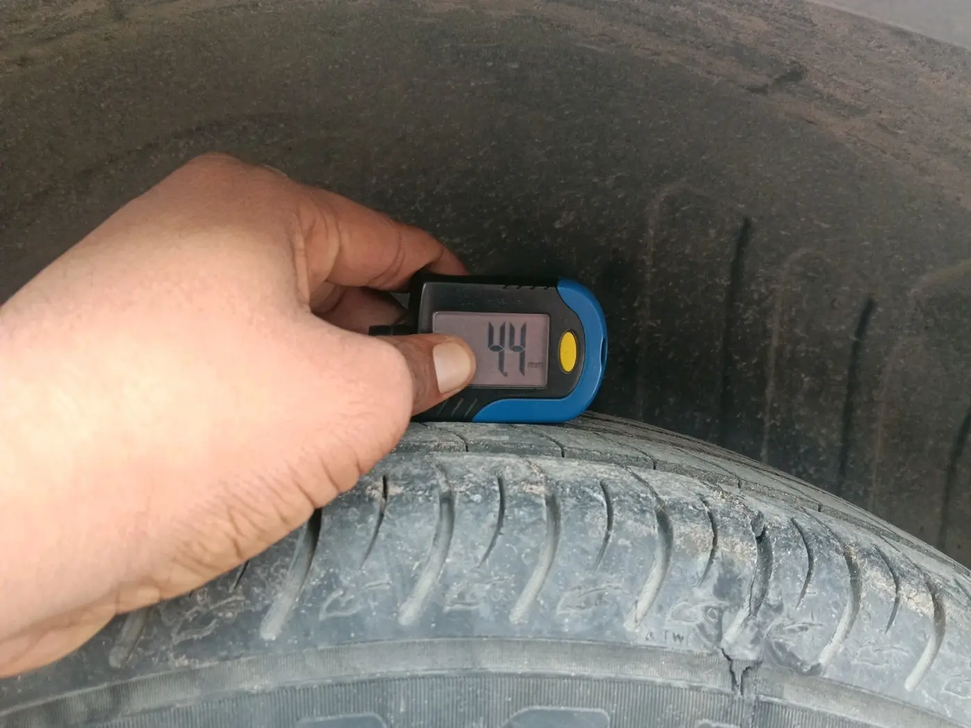 2022 Mahindra XUV300 W8 (O) 1.2 PETROL, Petrol, Manual, 40,724 km, tyre