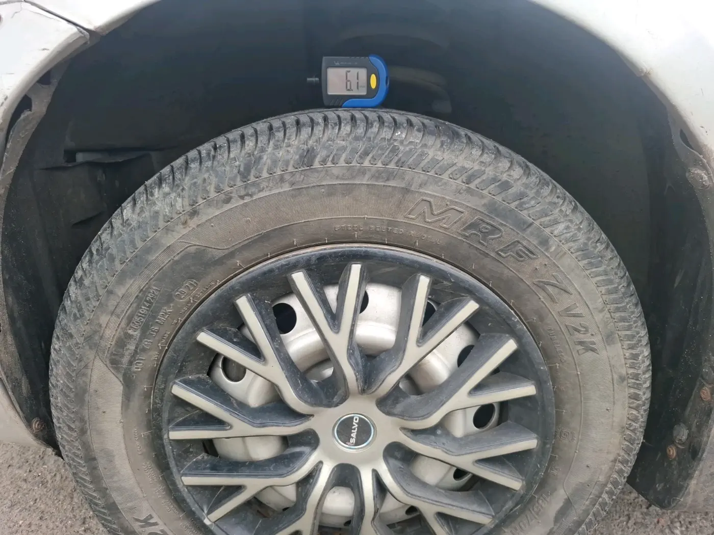 2011 Maruti Swift Dzire LXI, CNG, Manual, 1,00,350 km, tyre