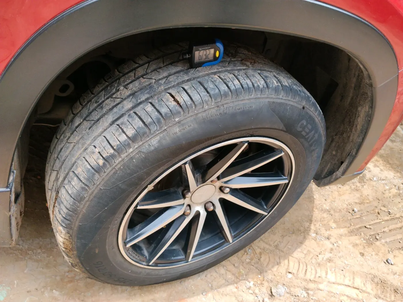 2016 Maruti Vitara Brezza VDI, Diesel, Manual, 1,29,053 km, tyre
