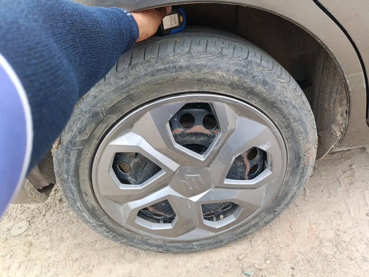 2021 Maruti Ertiga VXI CNG, CNG, Manual, 1,11,489 km, tyre