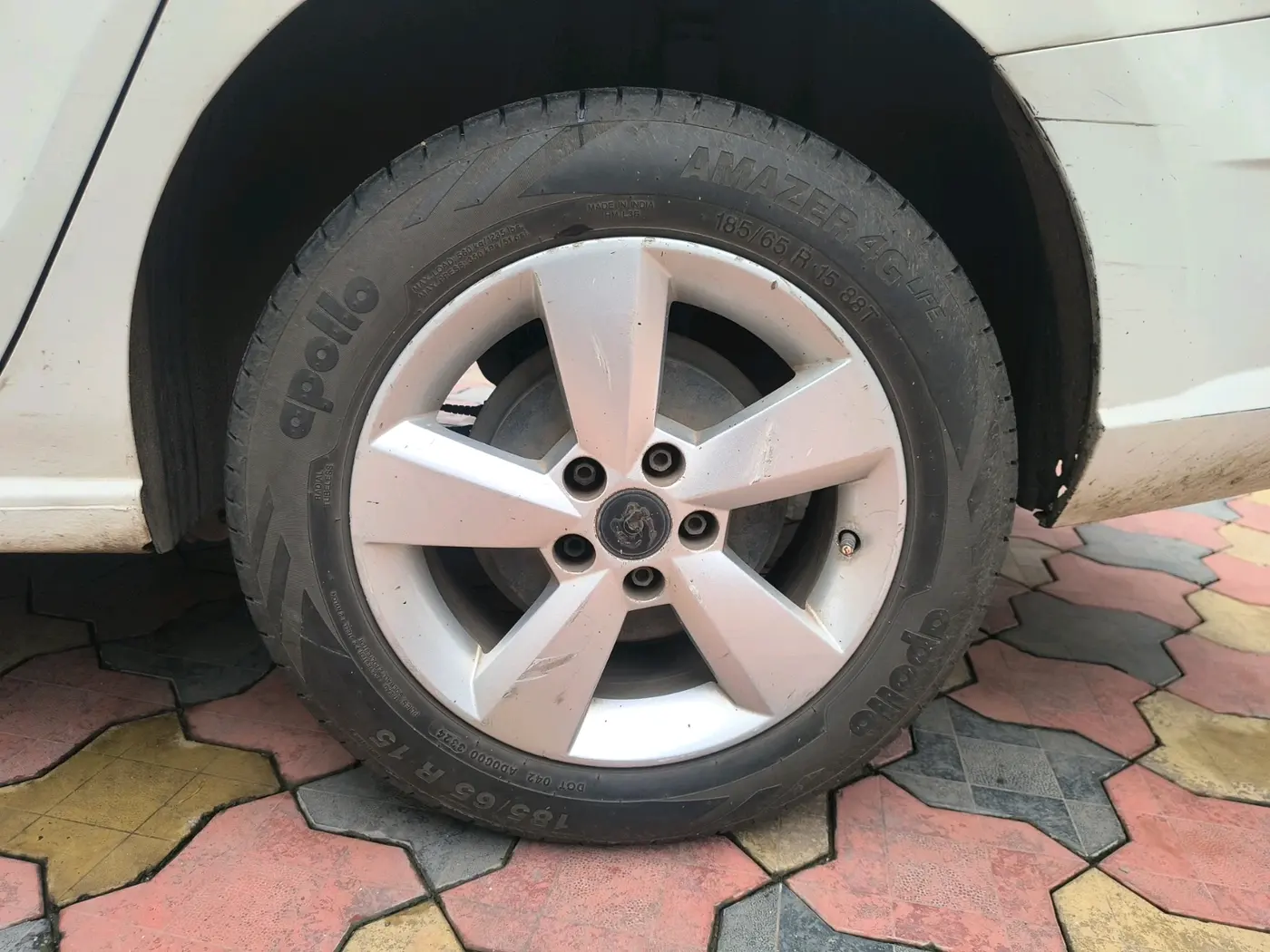 2016 Skoda Rapid 1.5 TDI CR STYLE PLUS AT, Diesel, Automatic, 2,37,867 km, tyre