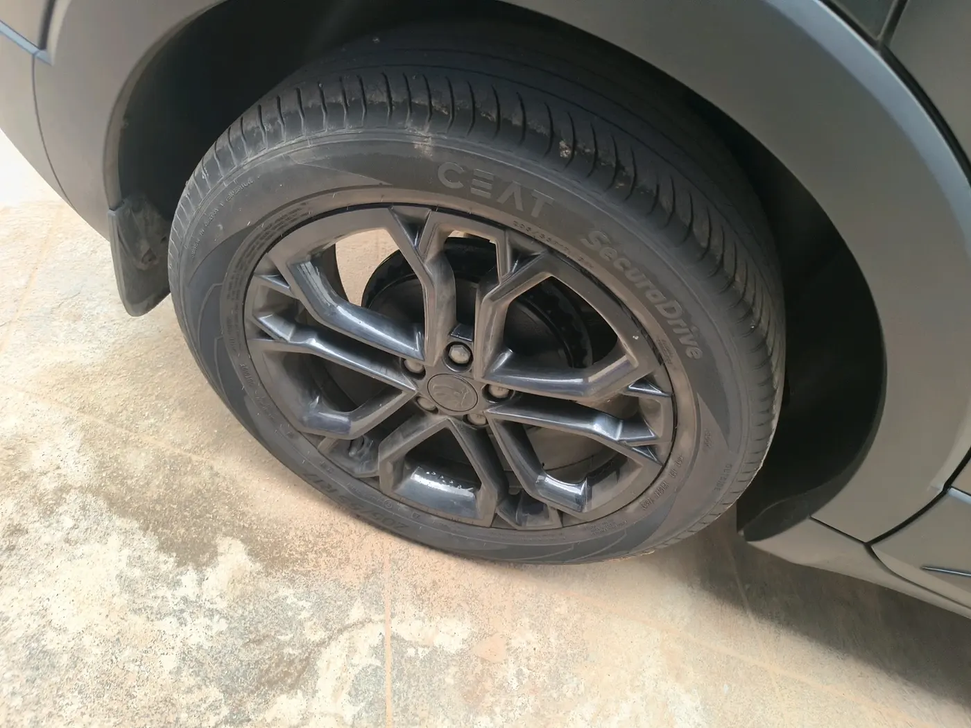 2023 Skoda KUSHAQ STYLE 1.5L TSI DSG, Petrol, Automatic, 31,504 km, tyre