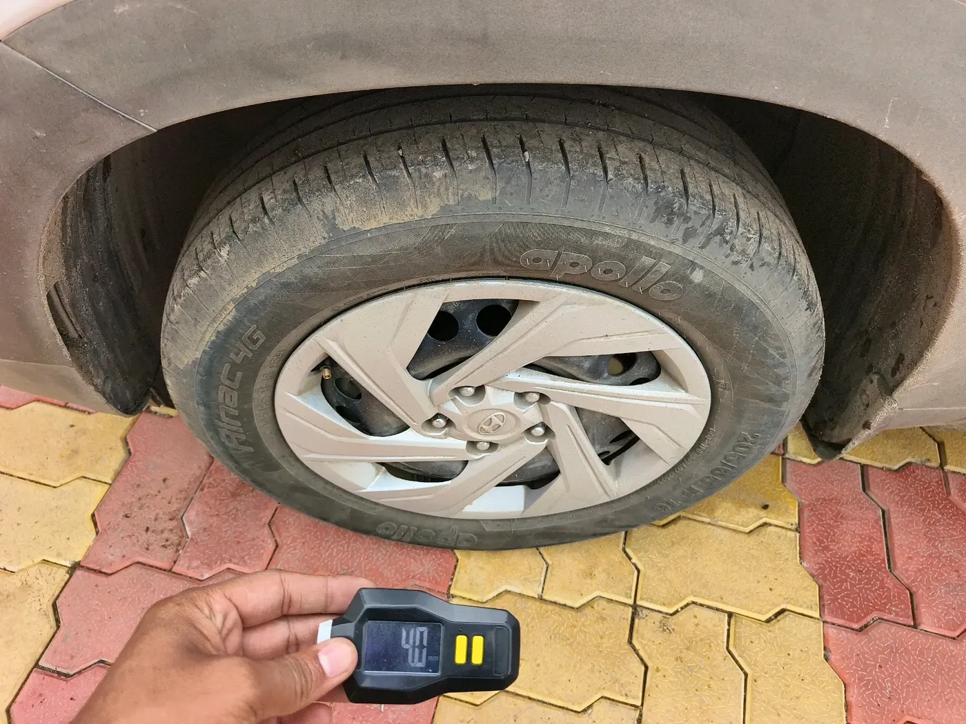 2025 Hyundai Creta E 1.5 PETROL, Petrol, Manual, 25,891 km, tyre