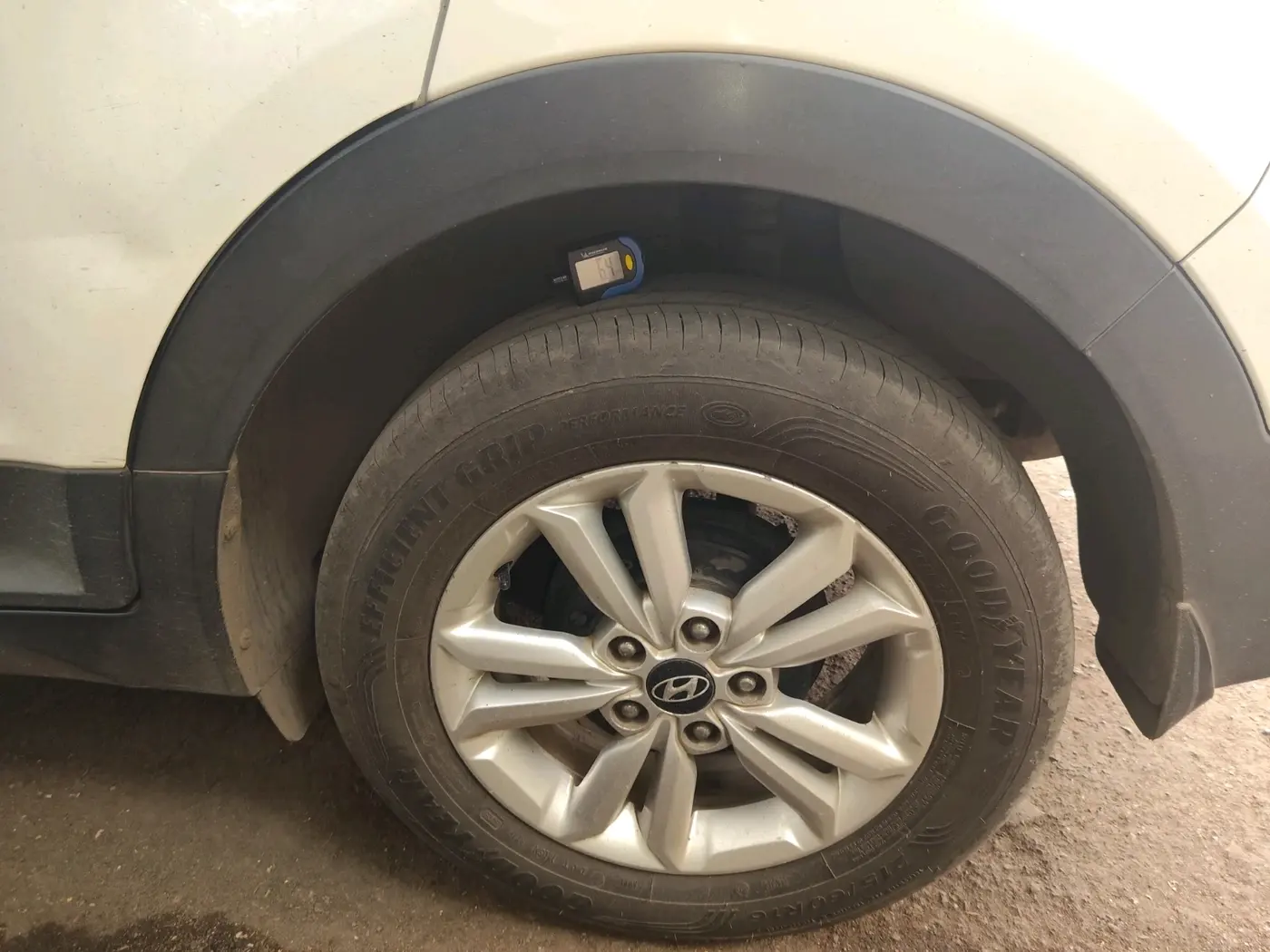 2015 Hyundai Creta SX 1.6 DIESEL, Diesel, Manual, 1,64,762 km, tyre