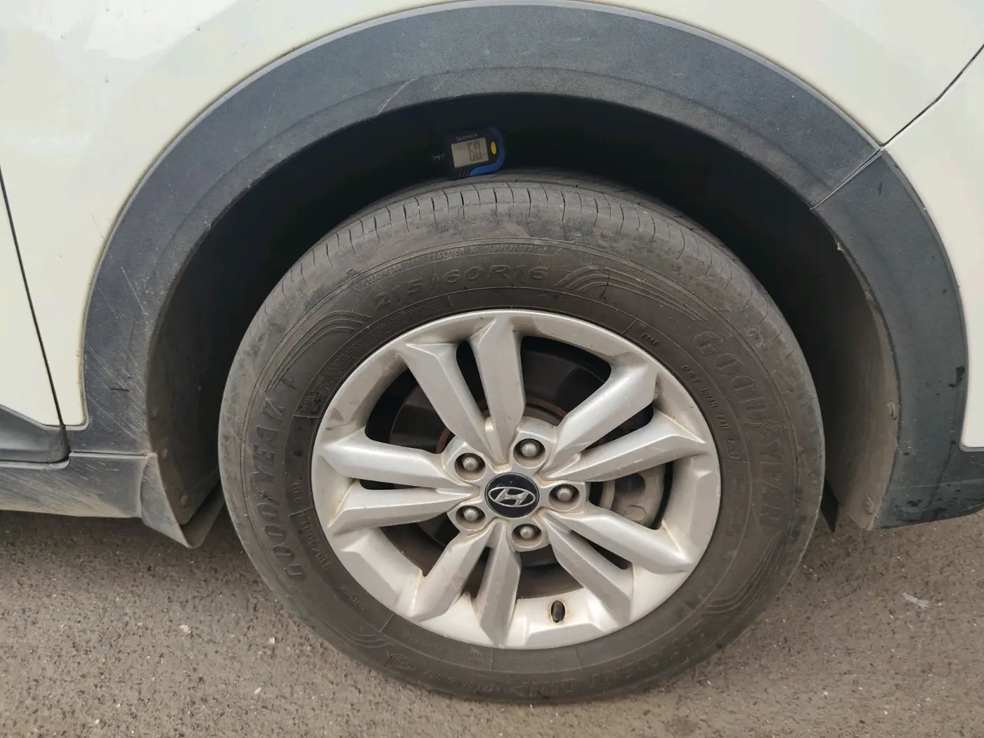 2015 Hyundai Creta SX 1.6 DIESEL, Diesel, Manual, 1,64,762 km, tyre