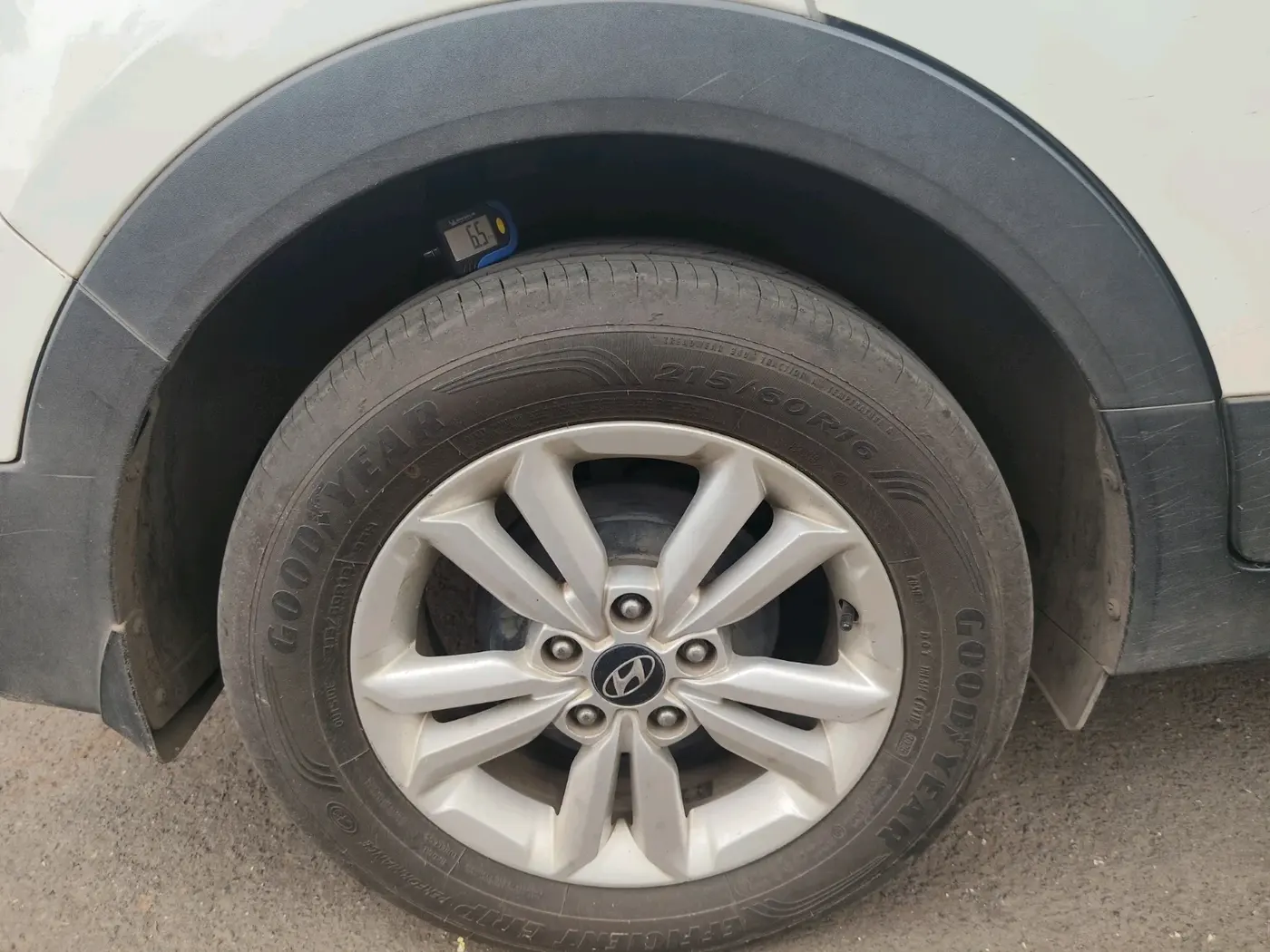 2015 Hyundai Creta SX 1.6 DIESEL, Diesel, Manual, 1,64,762 km, tyre