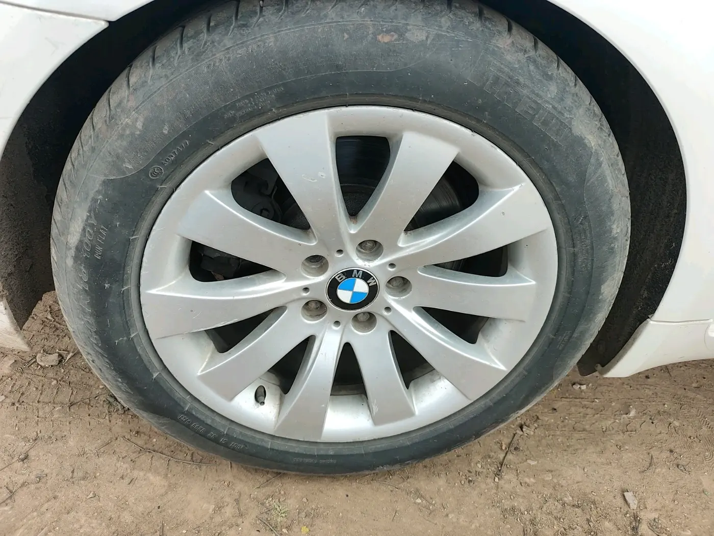 2011 BMW 7 Series 730Ld, Diesel, Automatic, 1,27,988 km, tyre