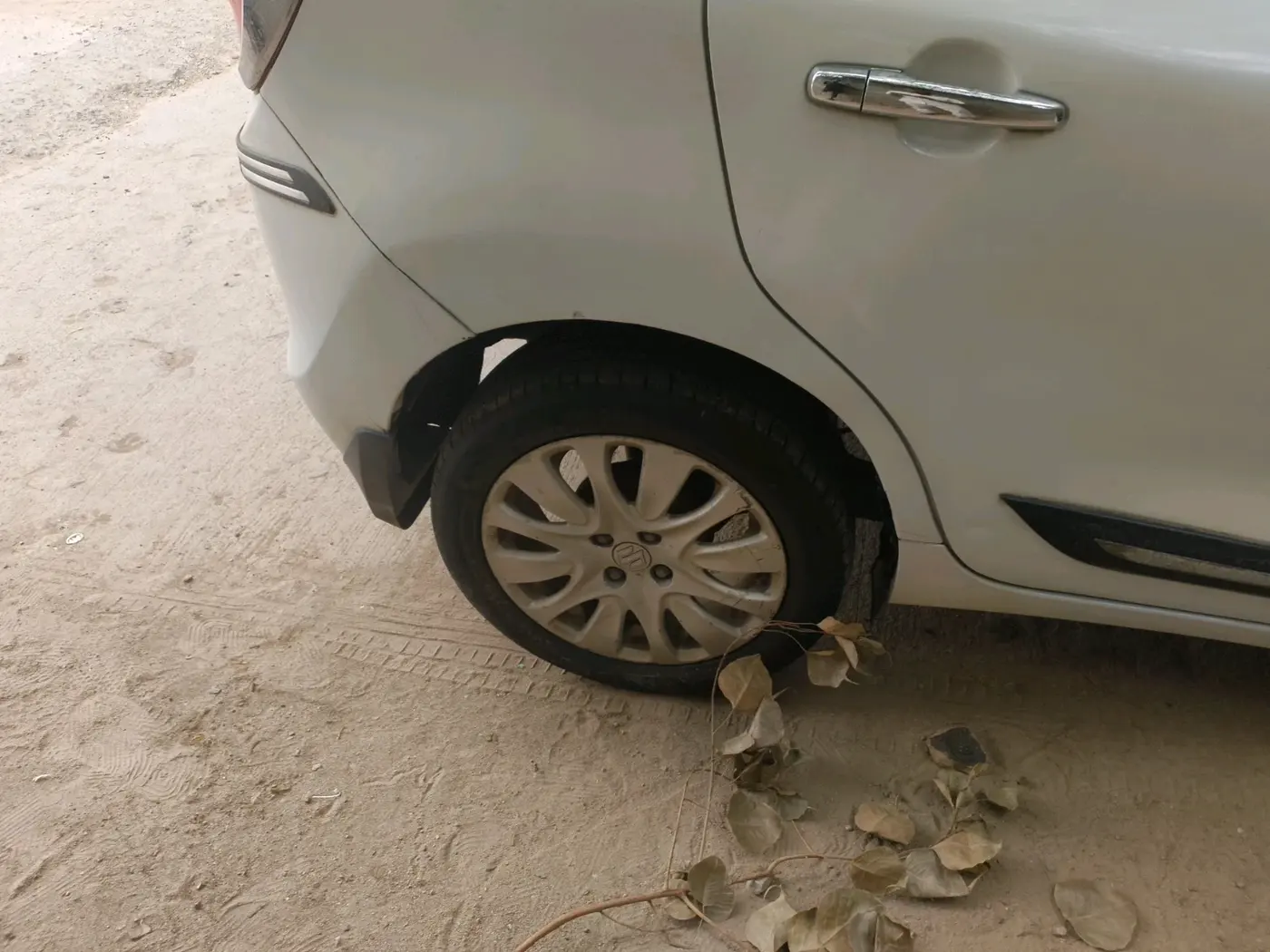 2017 Maruti Baleno ZETA DIESEL 1.3, Diesel, Manual, 1,08,803 km, tyre